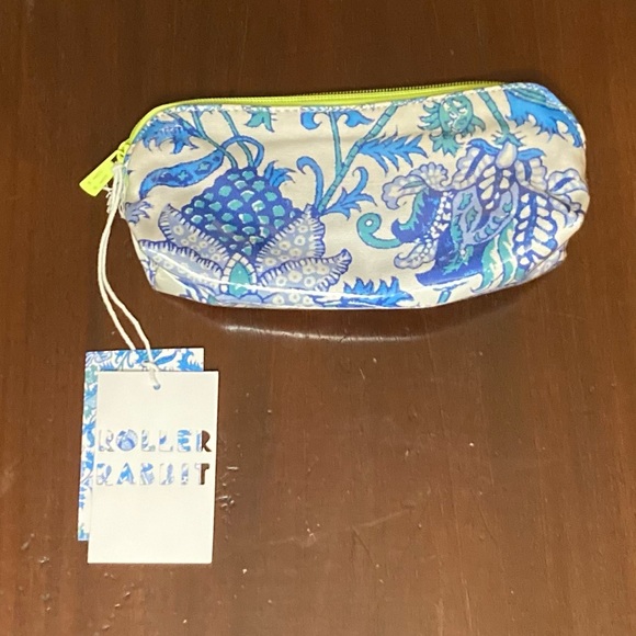 Roller Rabbit | Bags | Nwt Roller Rabbit Original Amanda Print Makeup ...